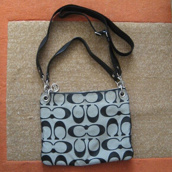 Authentic COACH Poppy Moonlight Crossbody Signature Bag, Black Gray #17047 - Picture 4 of 13